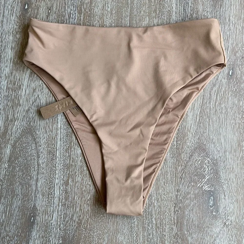 SKIMS Signature Swim Bandeau Bikini Top & Mid Waist Bottom Orche Bottom Size S